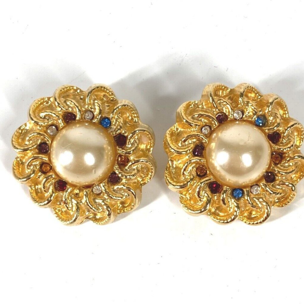 Chanel Vintage Flower Rhinestone Faux Pearl Accessories Bijoux Pierce Metal Gold